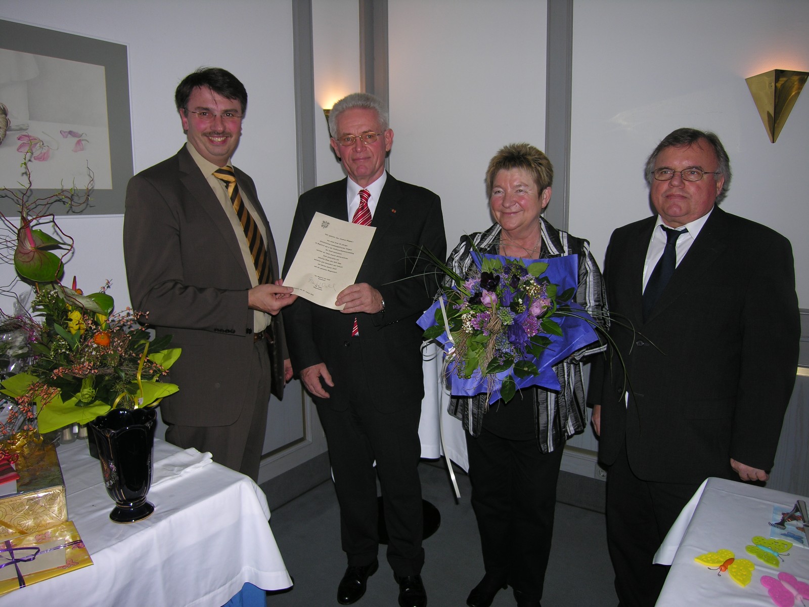 v.l.n.r.: Bürgermeister Manfred Ockel, Alfred Wiegand, Gerda Wiegand, Gerald Weiß (MdB) v.l.n.r.: Bürgermeister Manfred Ockel, Alfred Wiegand, Gerda Wiegand, Gerald Weiß (MdB)